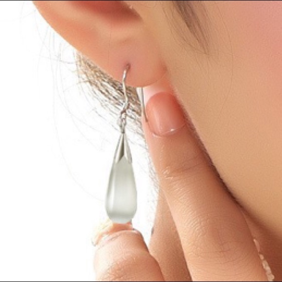 NEW!๐๐TRANSLUCENT OPAL TEARDROP WATER DROPS!๐๐ - Picture 4 of 8